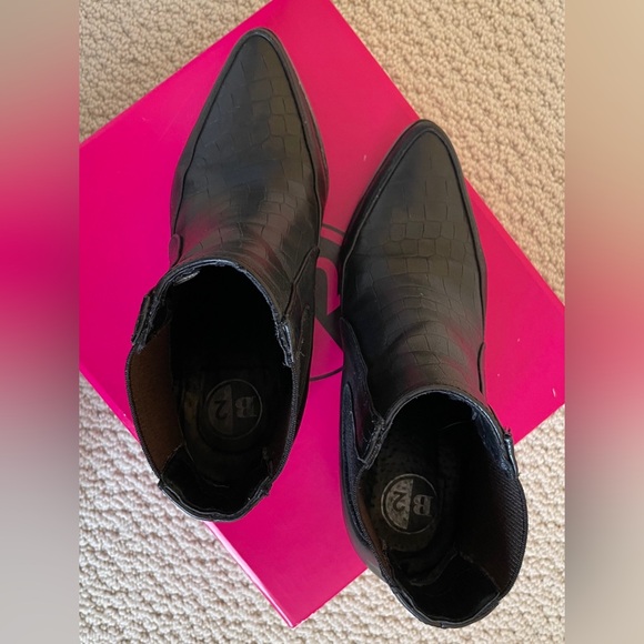 Browns B2 Croc Leather Chelsea Booties - Picture 4 of 10